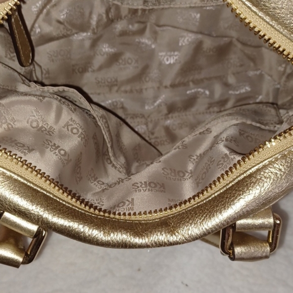 Michael Kors gold purse - Picture 5 of 8